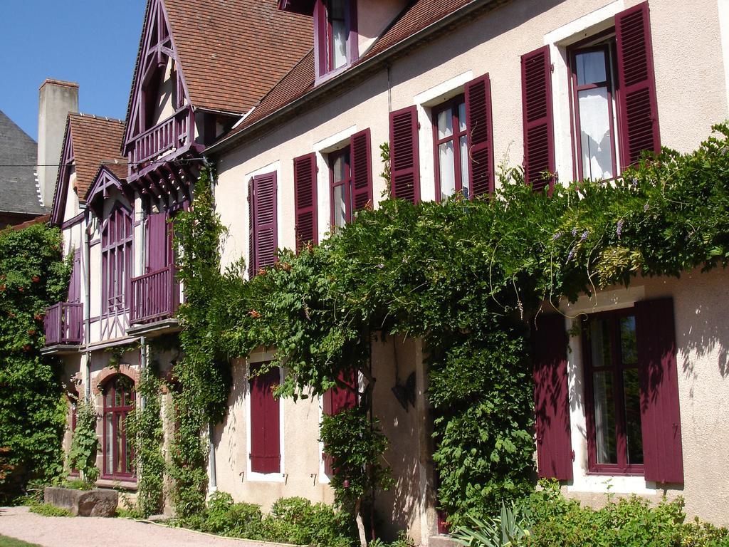 Au Puy Des Verites Lapalisse Buitenkant foto