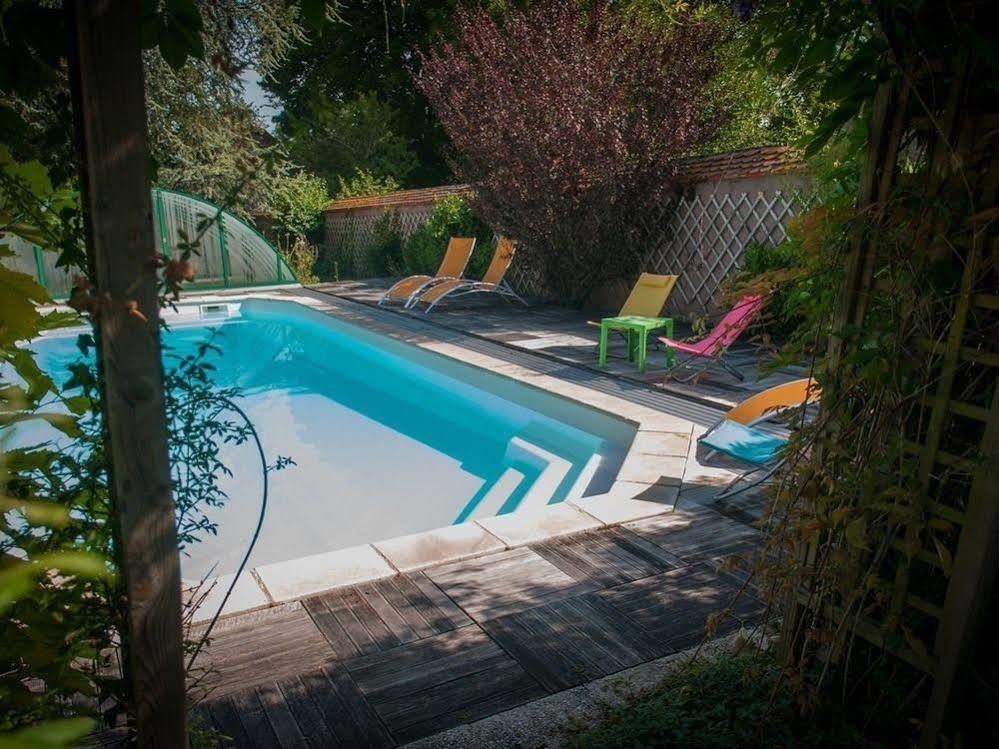 Au Puy Des Verites Lapalisse Buitenkant foto
