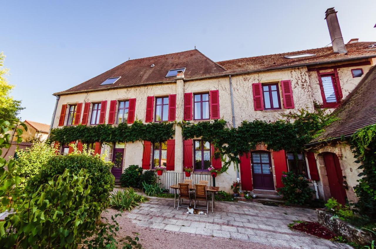 Au Puy Des Verites Lapalisse Buitenkant foto